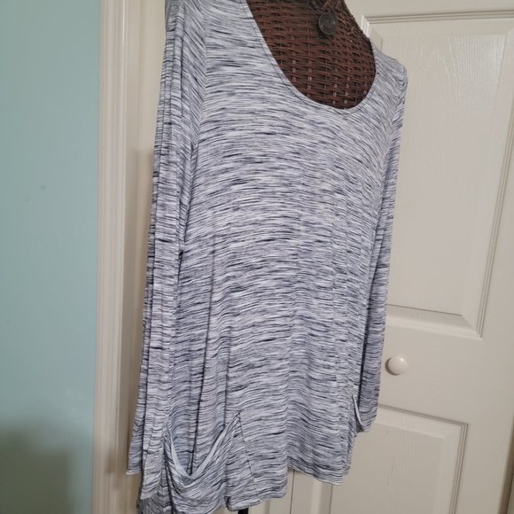 Grace Long Sleeve Workout Top with High/Low styling  - Size XLarge - Picture 5 of 14